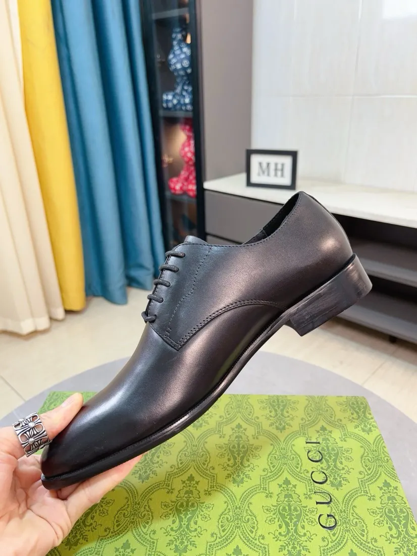 Men's Men's Shoes 💰520🌹🌹Niuli [GUCCI Gucci] A new style of formal men's leather shoes is coming~ The original quality upper is made of patent leather imported from Italy, the leather is soft and delicate, comfortable and soft first-layer cowhide lining, rubber wear-resistant outsole, the shoe shape is dignified and domineering, and the luxury charm cannot be concealed! The natural and free nouveau riche leads the trend. Code number: 38-44